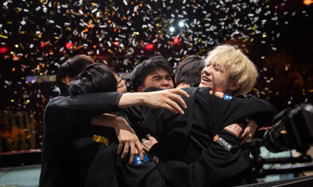 Все мировые чемпионы Worlds