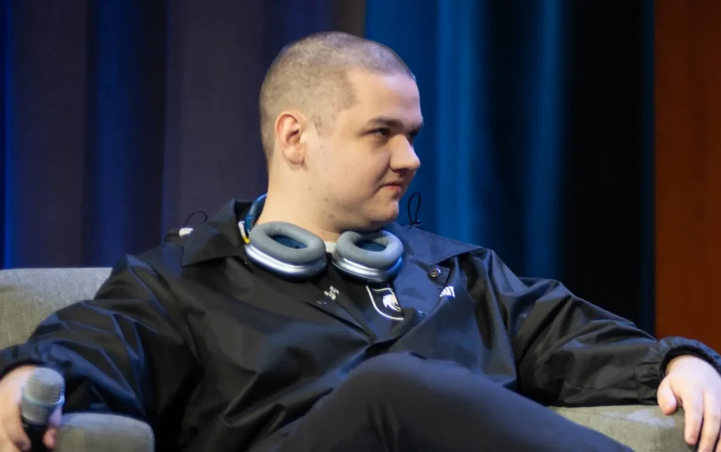 Quinn составил топ причесок Yatoro: лысый на первом месте