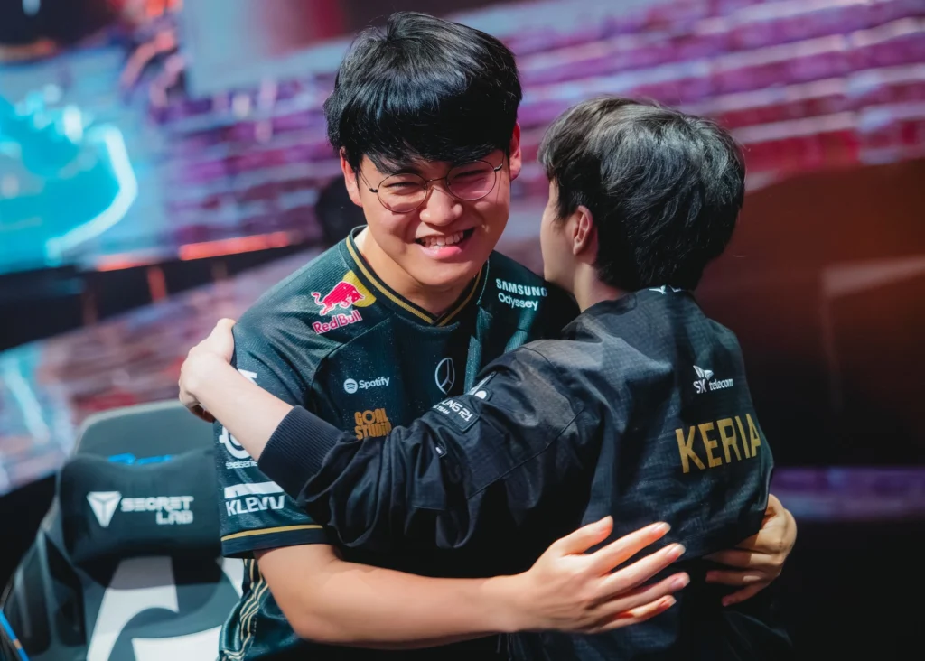 Gumayusi покинул состав T1 по League of Legends