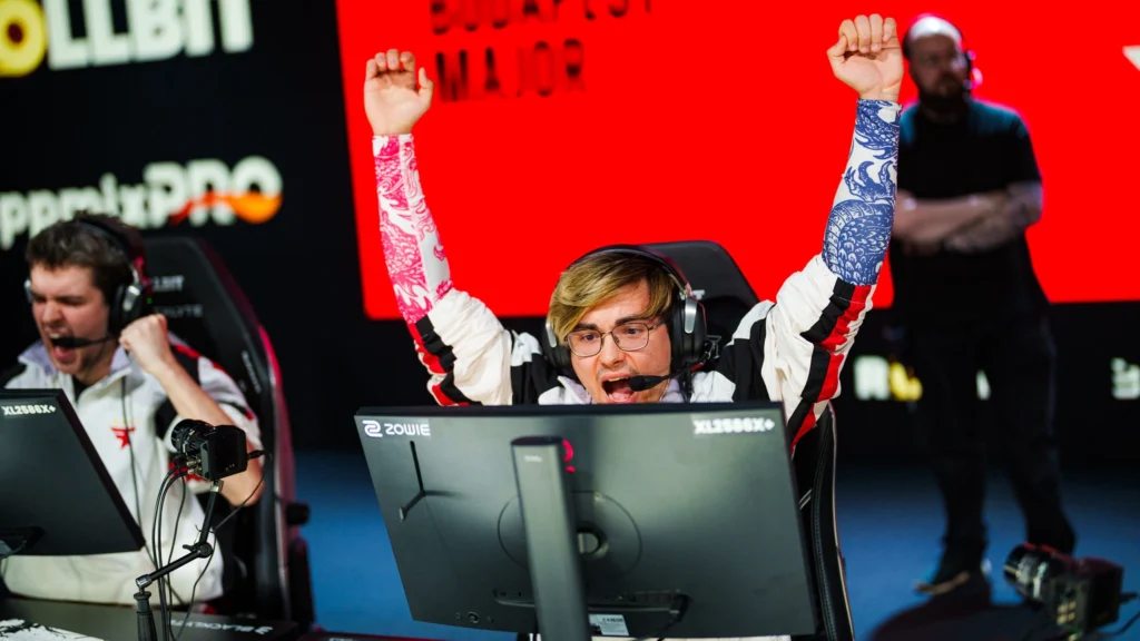 FaZe прошла во вторую стадию мейджора - 2:1 против Fluxo