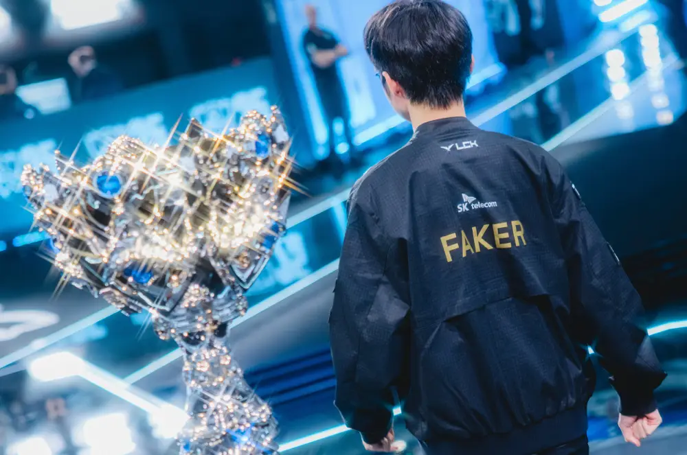 T1 с Faker в четвертый раз подряд вышла в финал Worlds