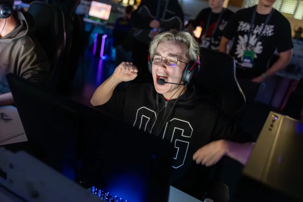 FL4MUS сыграл с рейтингом 1,52 в дебютном матче за OG на HLTV