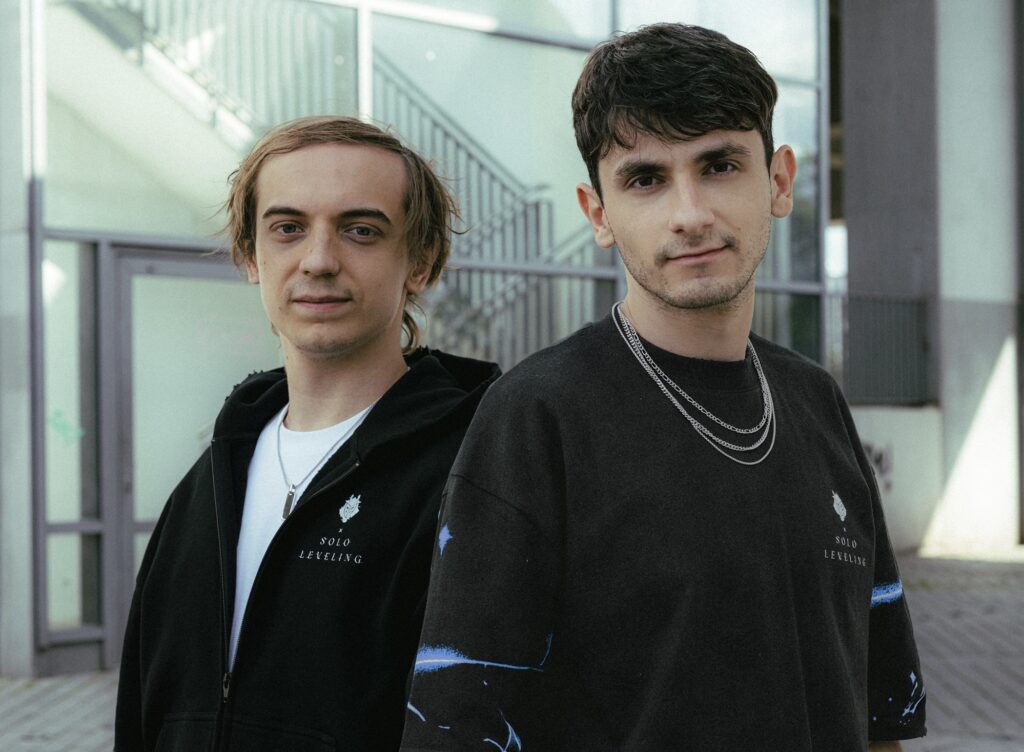 G2 и аниме «Поднятие уровня в одиночку» выпустили совместный мерч