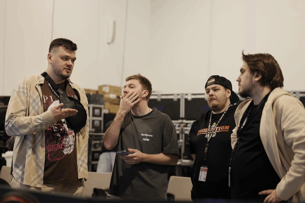 FISSURE трещит по швам. Уволили 80% сотрудников, едут в Москву без турниров