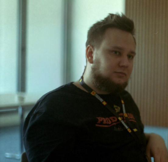 Уволенные люди из FISSURE ищут работу. Мы собрали резюме