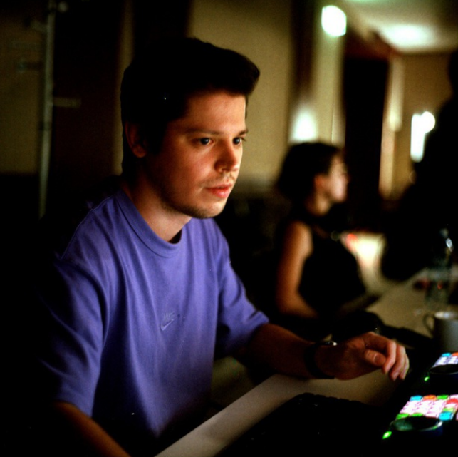 Уволенные люди из FISSURE ищут работу. Мы собрали резюме