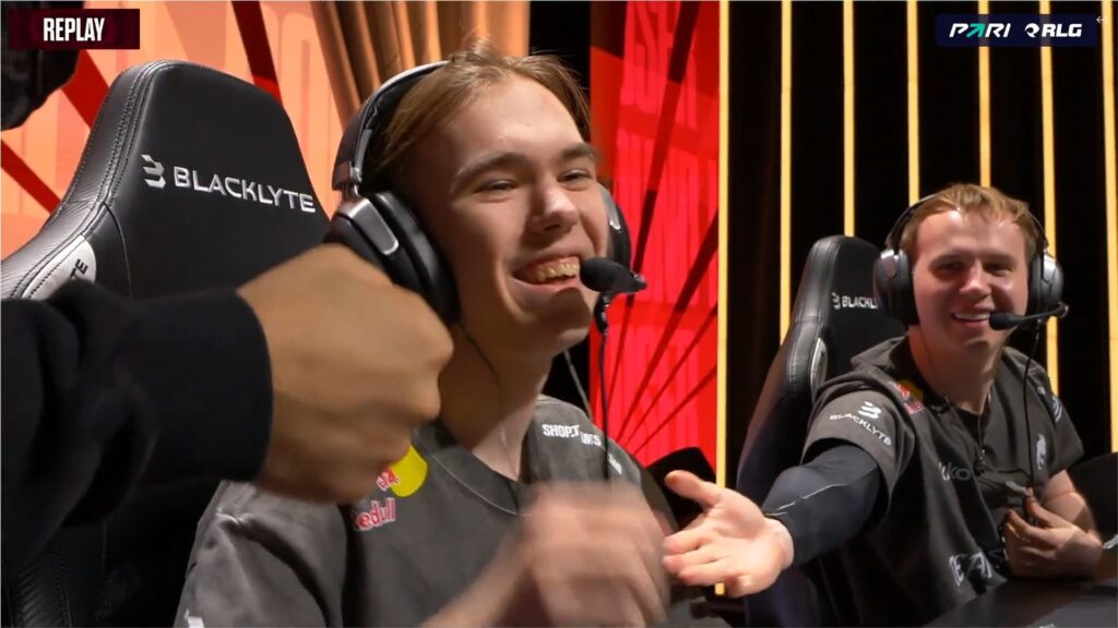 Donk выиграл клатч года. Затащил 1 в 5 против Vitality