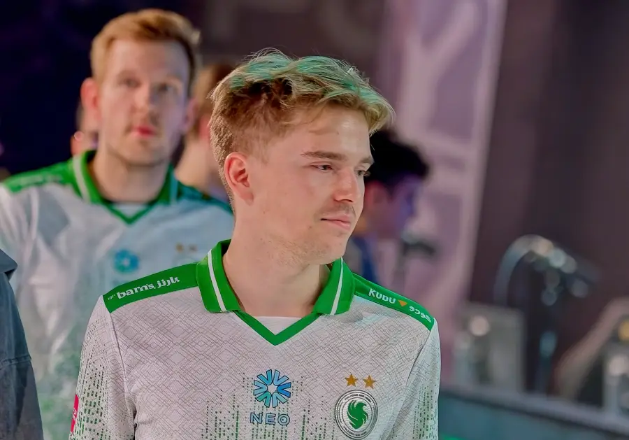 Skiter сыграл на Venomancer впервые с 2018-го - KDA 9-1-13 на первой карте против Tundra