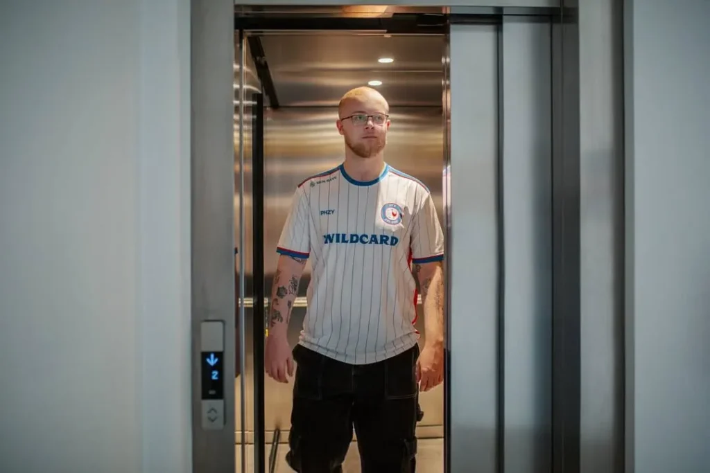 Phzy о переходе Peeping в Wildcard: «Менеджер спросил ChatGPT, какие роли тот играет, а не проверил сам»