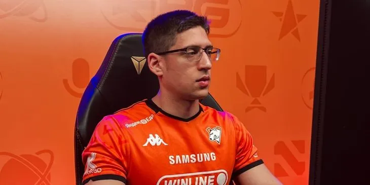 Fly первым в мире сыграл 3000 карт на профессиональной сцене