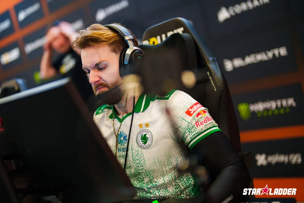 Falcons проиграли MOUZ в матче за выход в плей-офф мейджора в Будапеште