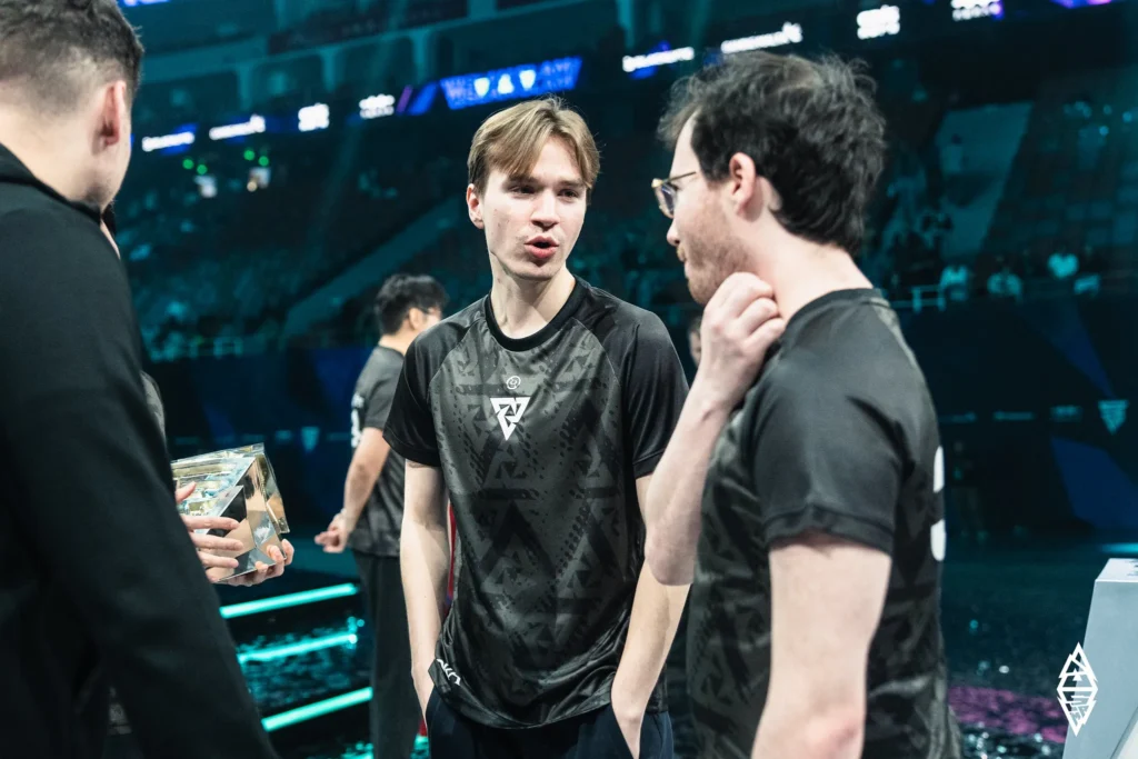 DreamLeague 27. Spirit, BetBoom Team, PARIVISION и Team Yandex выиграли первые матчи