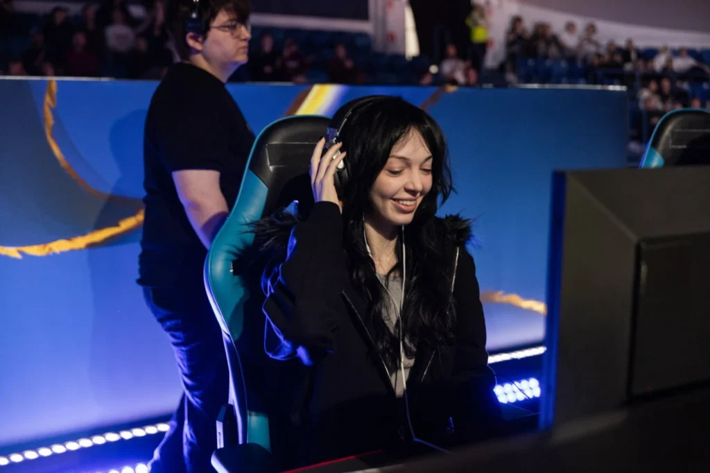 Интервью с Koma. Разговор про By_Owl, книги и карьеру стримера