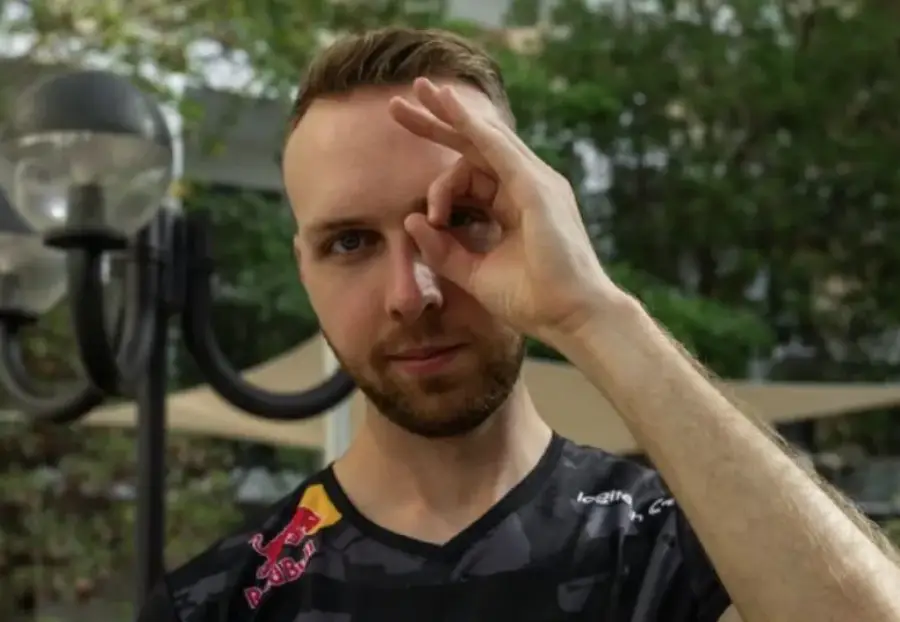 Gla1ve стал тренером 100 Thieves