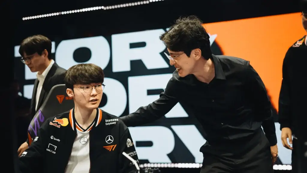 В LoL протестируют голосовую связь тренеров с игроками во время матчей