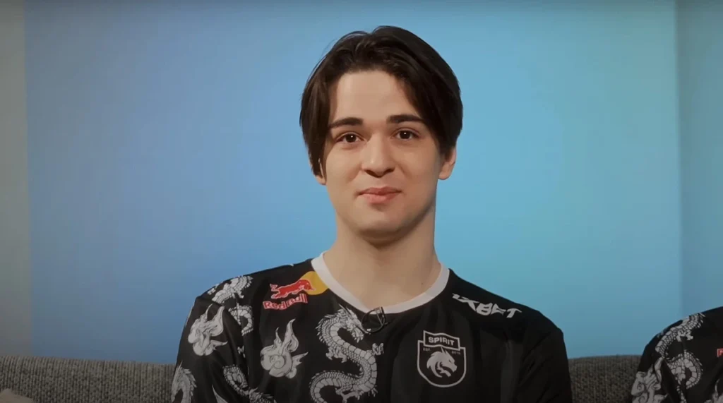 Интервью с Koma. Разговор про By_Owl, книги и карьеру стримера