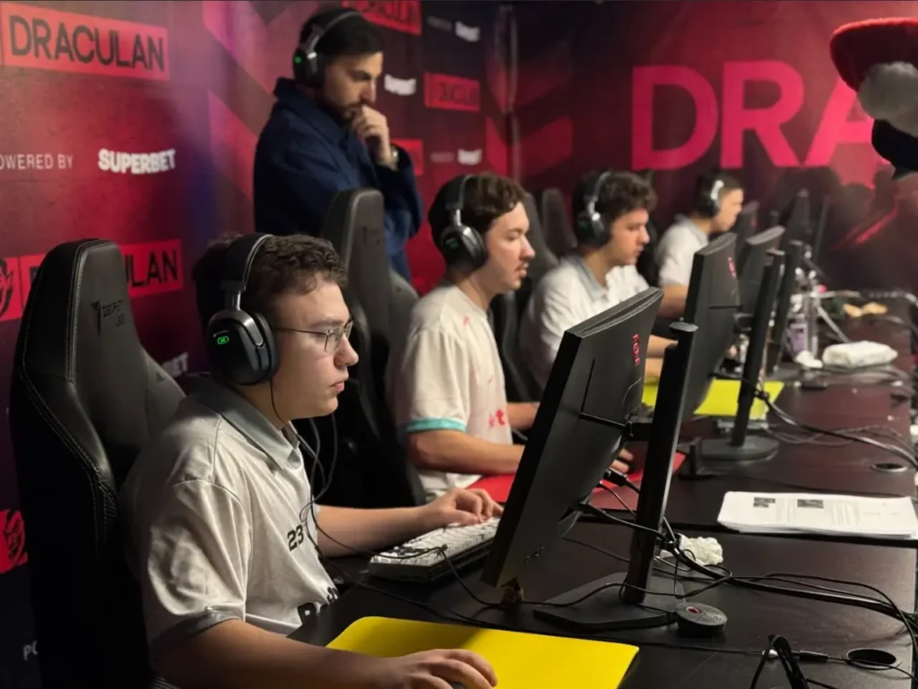 CYBERSHOKE уступила BESTIA в гранд-финале DraculaN 4