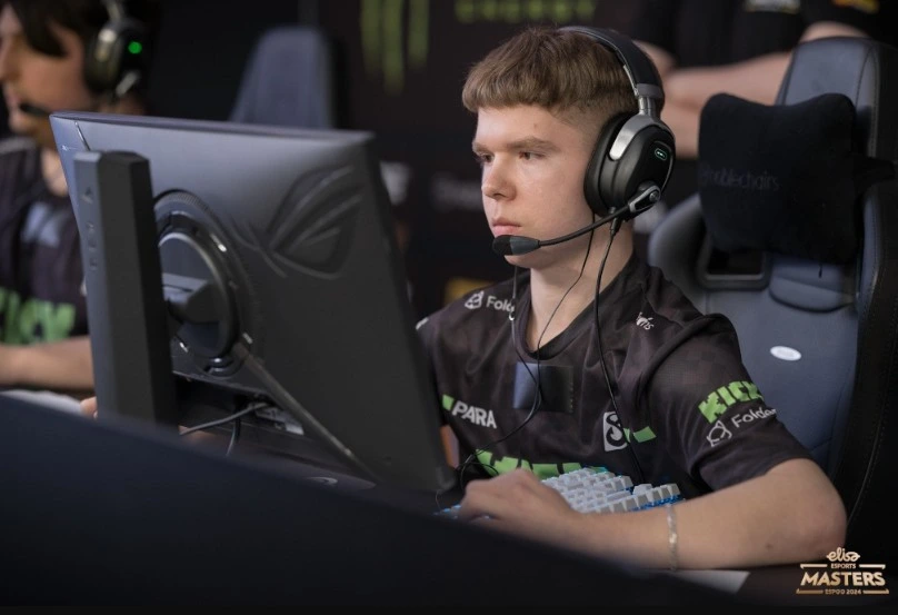 Headtr1ck и Npl - лидеры B8. Для этого им пришлось преодолеть огромные проблемы