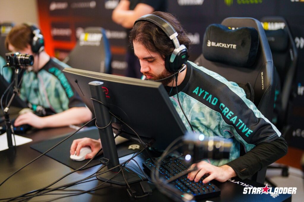 Jame тащил команду до Stage 3. Но сильно устал под конец