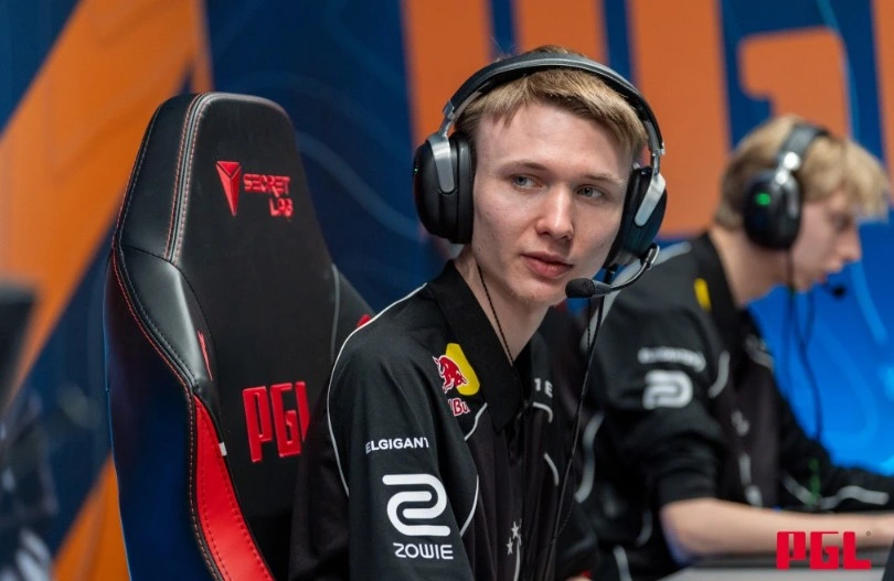 8 игроков для усиления. Свободные агенты и ждущие выкупа