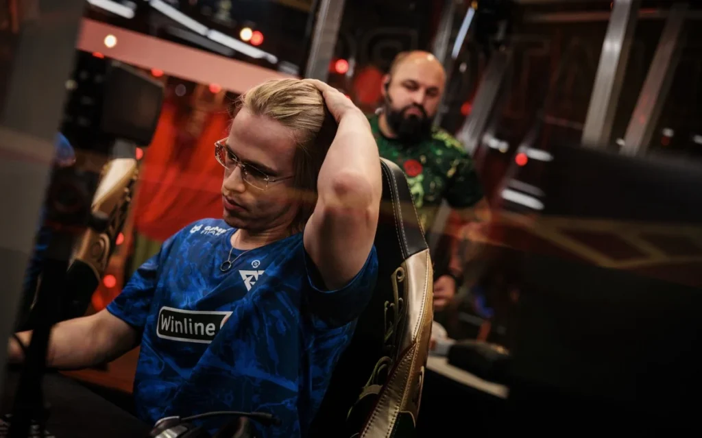 Topson апнул 15 000 MMR, он на 159-й строчке в европейском ладдере