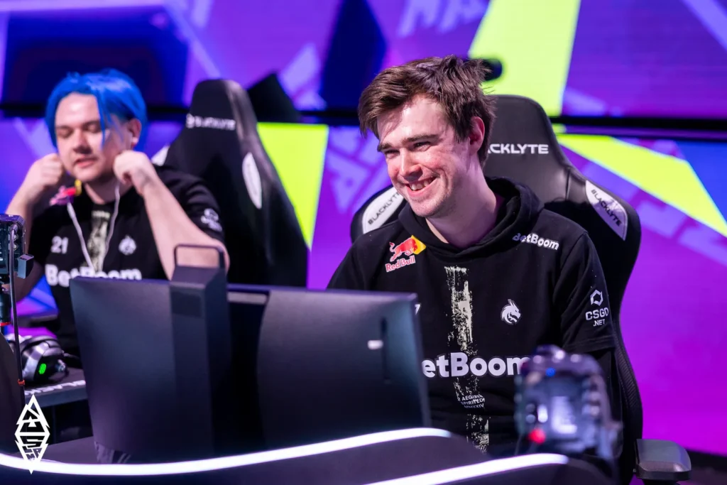 Самые богатые дотеры России и мира: рейтинг киберспортсменов по призовым