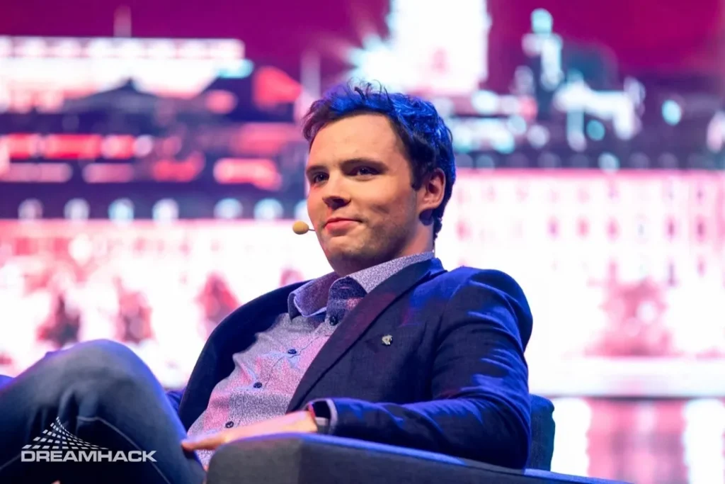 Команда AdmiralBulldog сыграет против Rostislav_999 и ILTW в гранд-финале «Игр будущего»