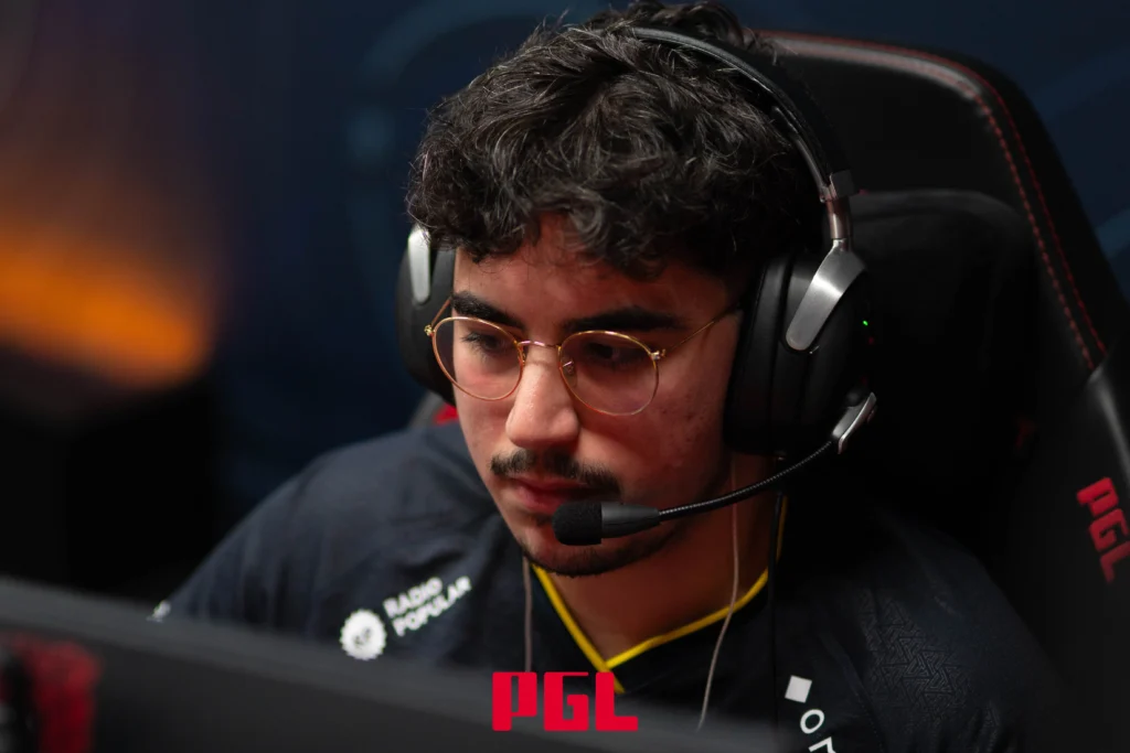 Кто новые тиммейты S1mple?