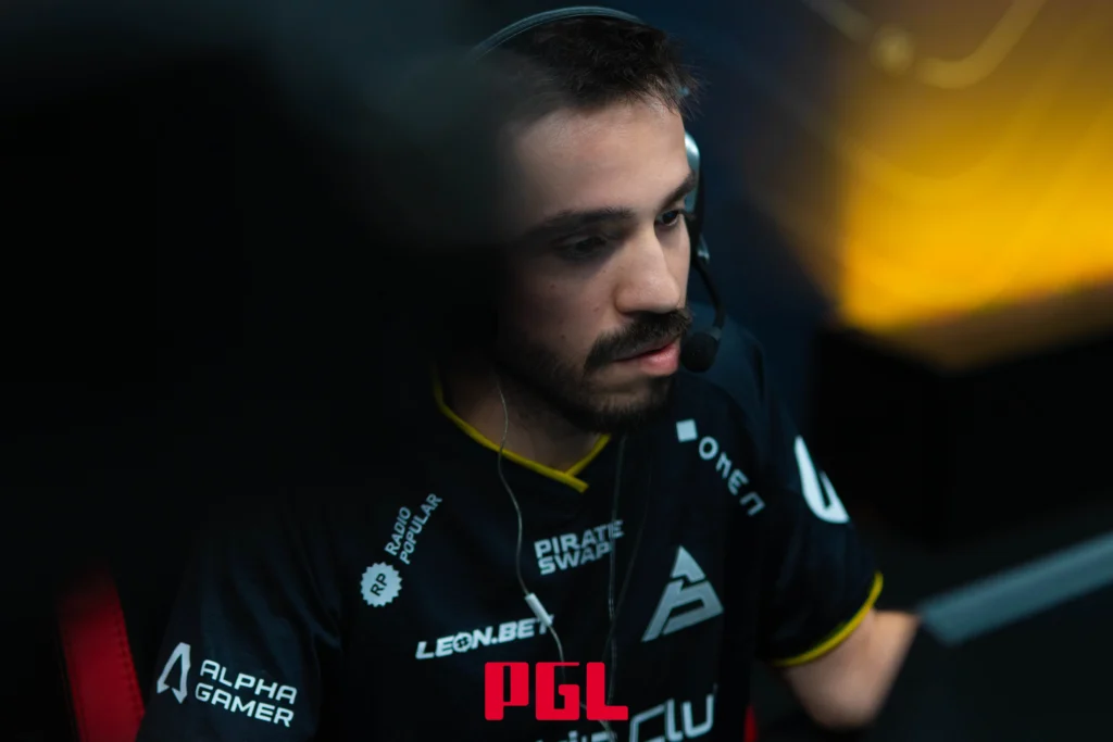 Кто новые тиммейты S1mple?