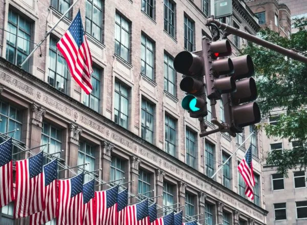 США приостановит выдачу иммиграционных виз гражданам России, всего в списке 75 стран