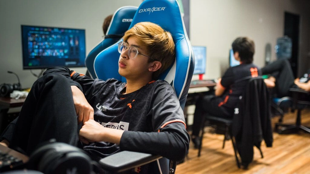 REKONIX обыграла Nemesis и прошла на BLAST Slam VI