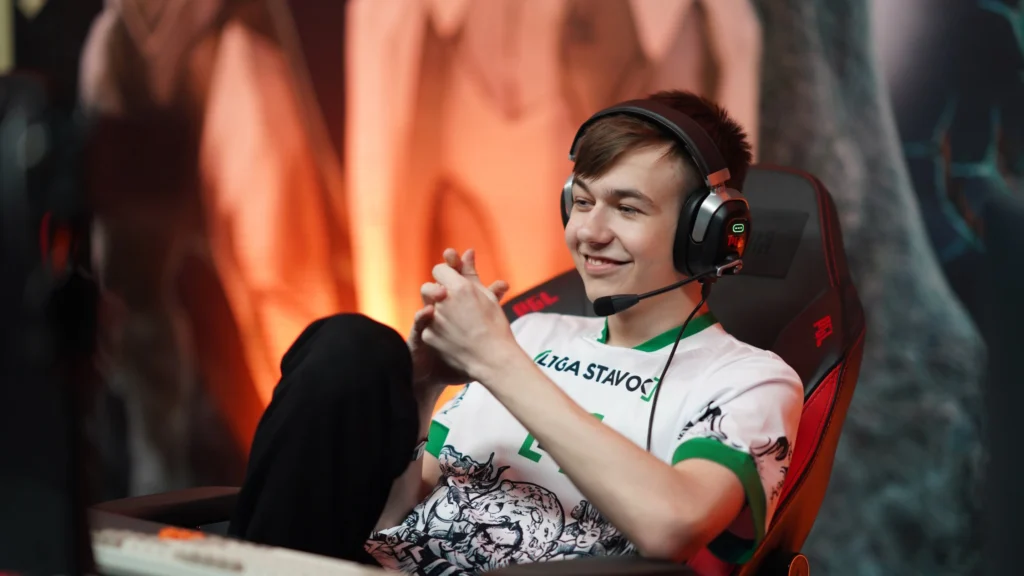 Cheeki_Breeki с OneJey и Xakoda прошла в закрытую квалификацию на DreamLeague 28