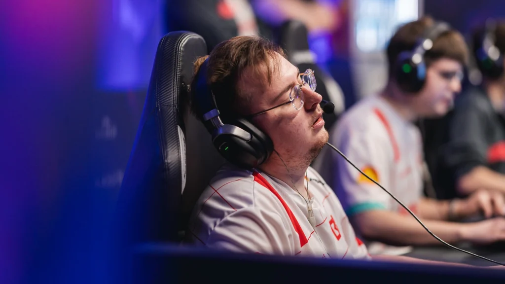 ZywOo: «Ax1Le - упущенный потенциал. Он был в топ-5 два года подряд, а сейчас в запасе BetBoom Team»