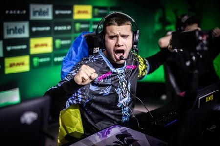 DemQQ стал игроком Eternal Fire