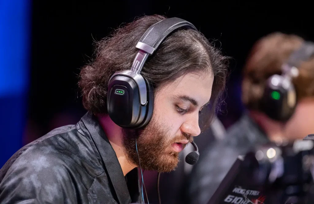 Jame выиграл по дуэлям у molodoy и m0NESY, с sh1ro - ничья