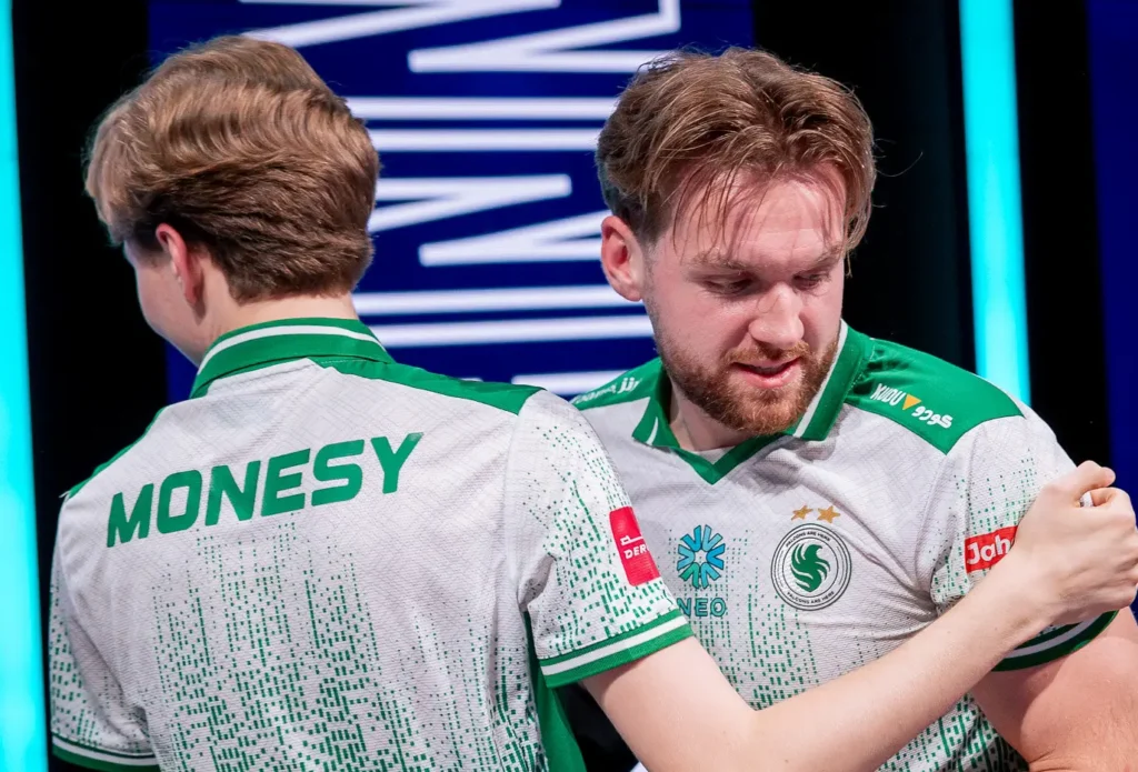 Ричард Льюис: «M0NESY тратит свой прайм, слишком концентрируясь на своем наследии»