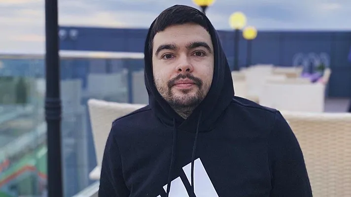 Зурабян на «Таверне»! Поговорили с Versuta о накрутке, карьере комментатора и прошлом