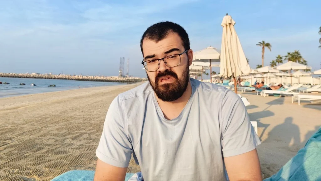 Что мы знаем о Травомане? Развелся, получил трехэтажную квартиру в подарок, играет на медиатурнирах