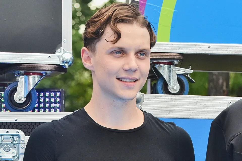 Певец Ваня Дмитриенко рассказал, как украл у родителей 15 тысяч рублей на скины в CS