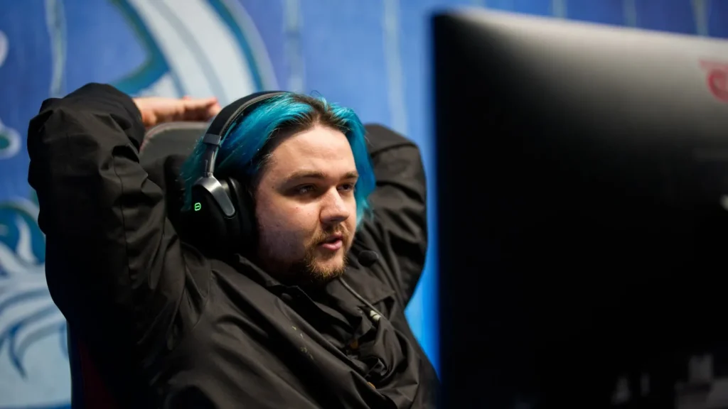 У Yatoro температура 37,9 перед матчем с Falcons на PGL Wallachia 8