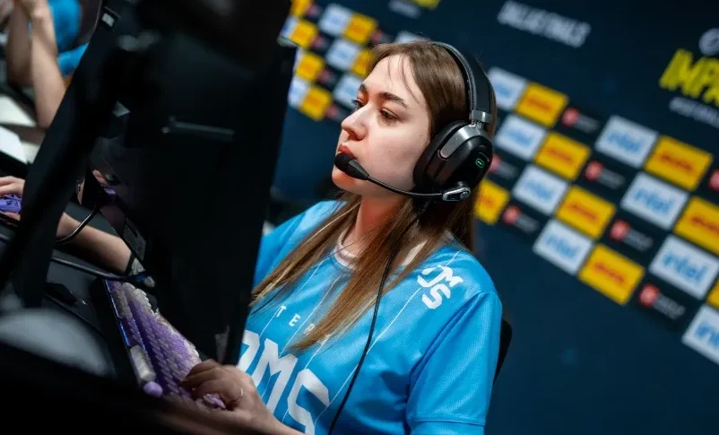 Комментатора отстранили от каста CCT после оскорблений в адрес киберспортсменки