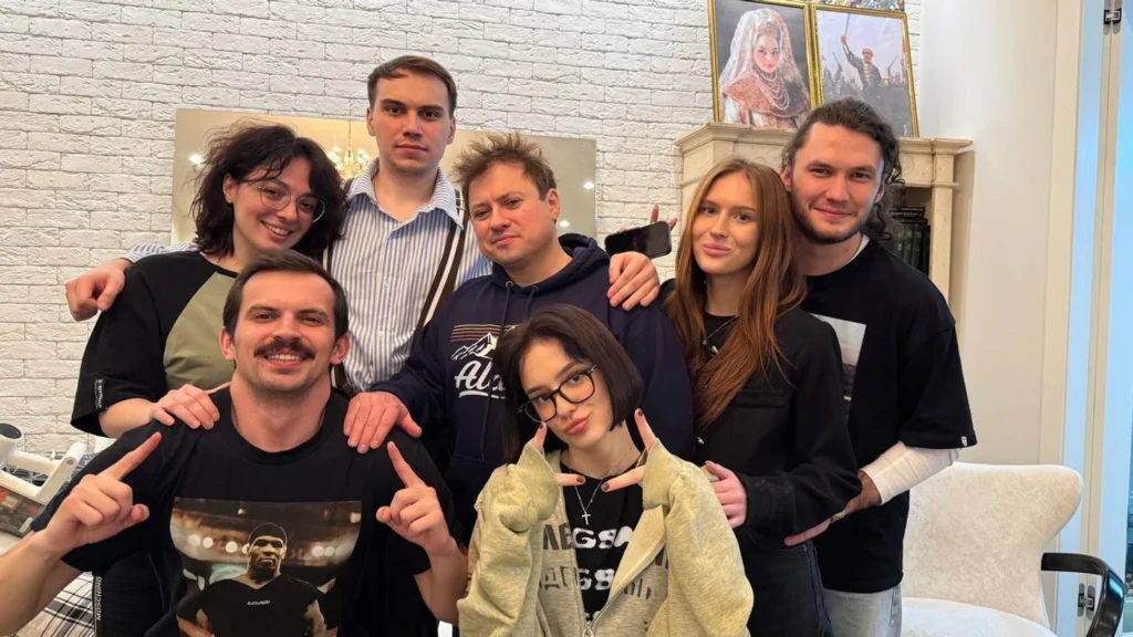 Биография Кори МС - самой красивой стримерши по мнению Мэддисона