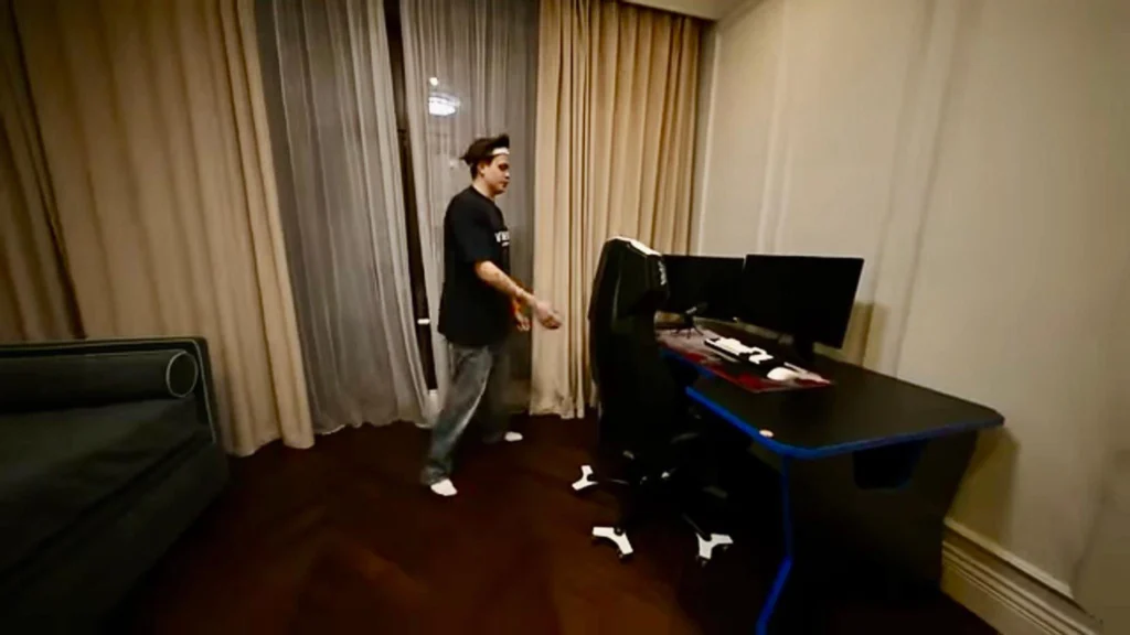 Что мы знаем о Бустере? Один из самых богатых стримеров России, двоечник, создатель SLAY