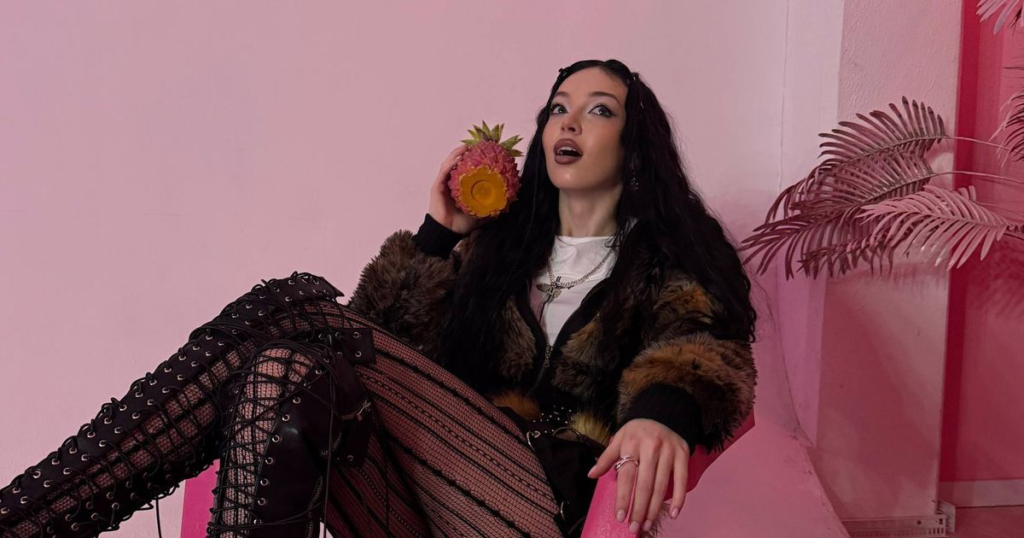 Что мы знаем про Байовл? Стримерша Доты, девушка Шадоукека и косплеерша