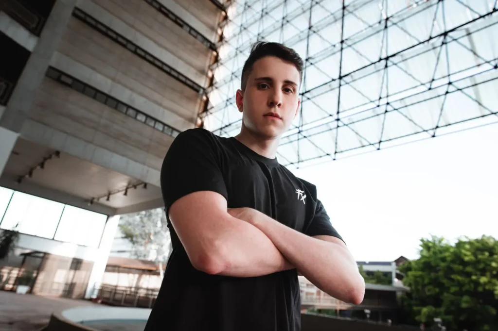 Legacy может кикнуть капитана lux после последнего места на IEM Krakow