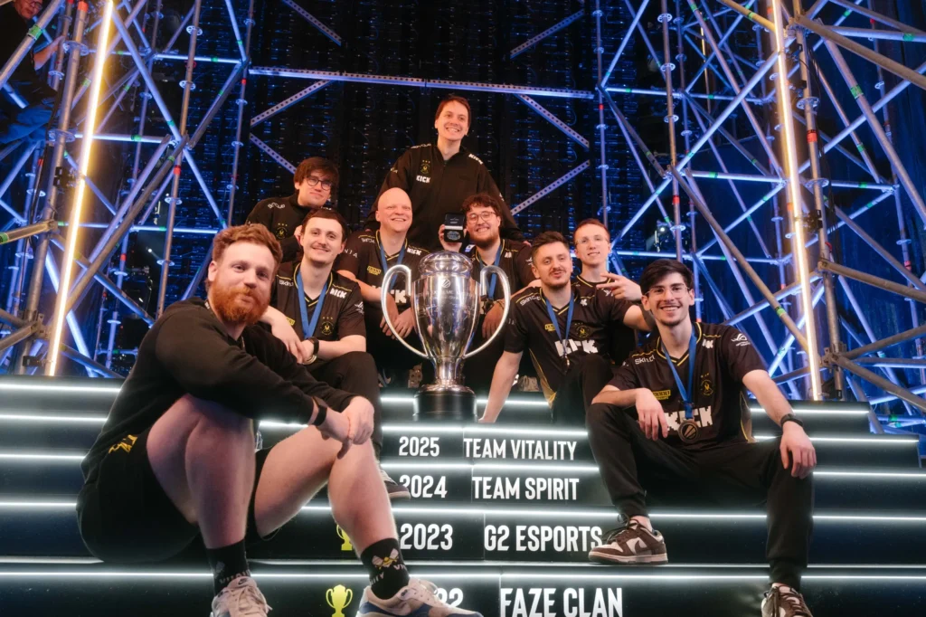 PGL Cluj-Napoca. Falcons против FaZe и PARIVISION против G2 во втором туре