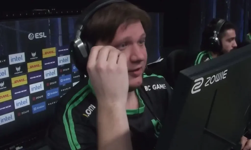 Mezii: «Приятно видеть, что такая легенда, как s1mple, все еще играет и гриндит»