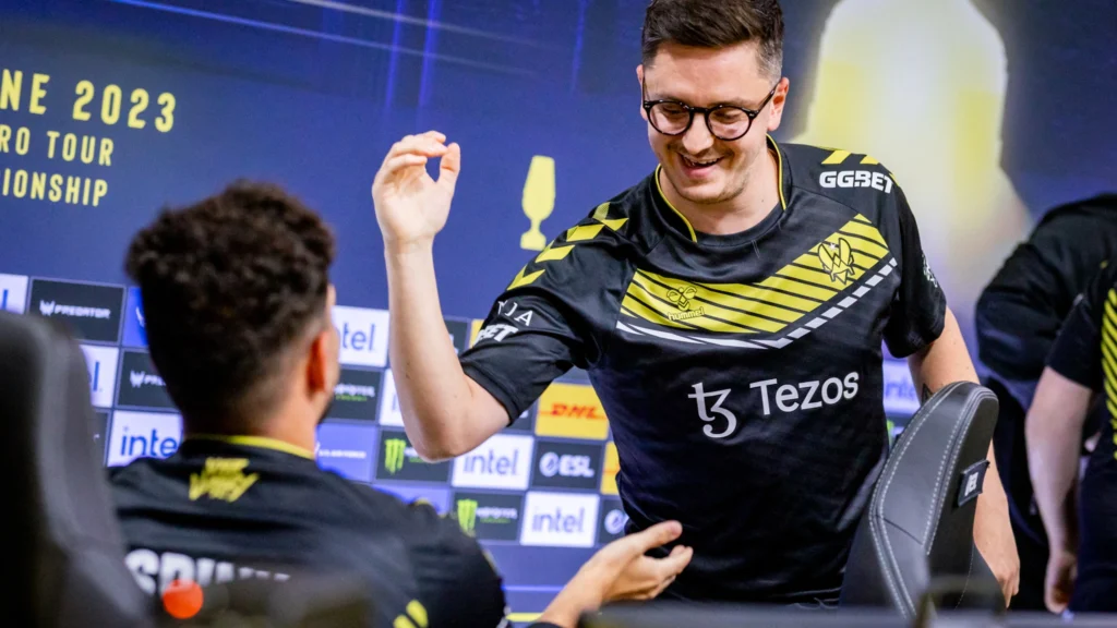 Apex о криках в сторону Spinx: «Он играл в нашей команде и хотел уйти. Это расплата»