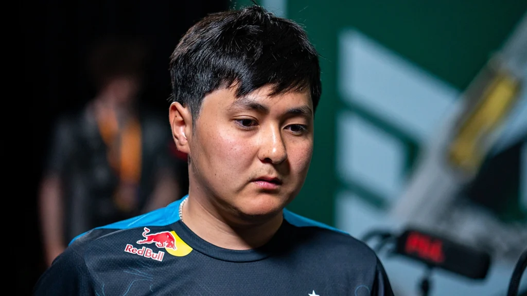 HObbit и interz покинули основной состав 1w Team