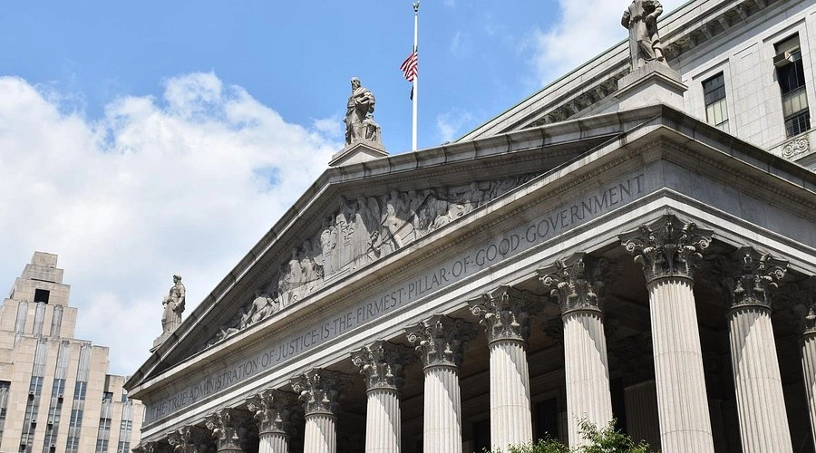 На Valve подали в суд за пропаганду азартных игр